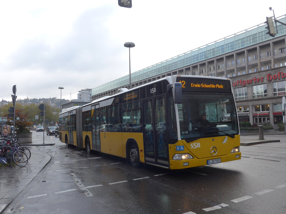 (186'512) - SSB Stuttgart - S-SB 7093 - Mercedes am 13. November 2017 beim Hauptbahnhof Stuttgart