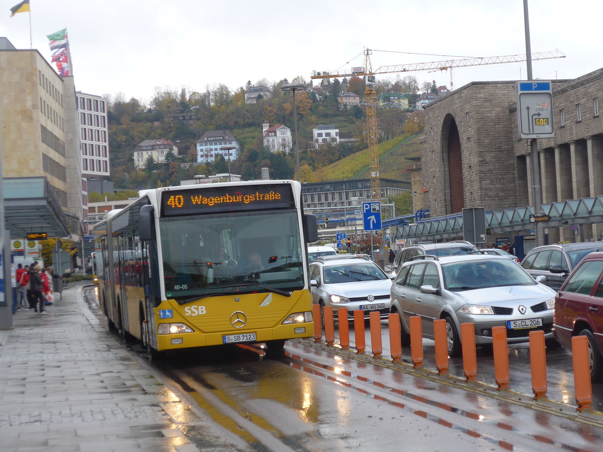 (186'517) - SSB Stuttgart - S-SB 7123 - Mercedes am 13. November 2017 beim Hauptbahnhof Stuttgart