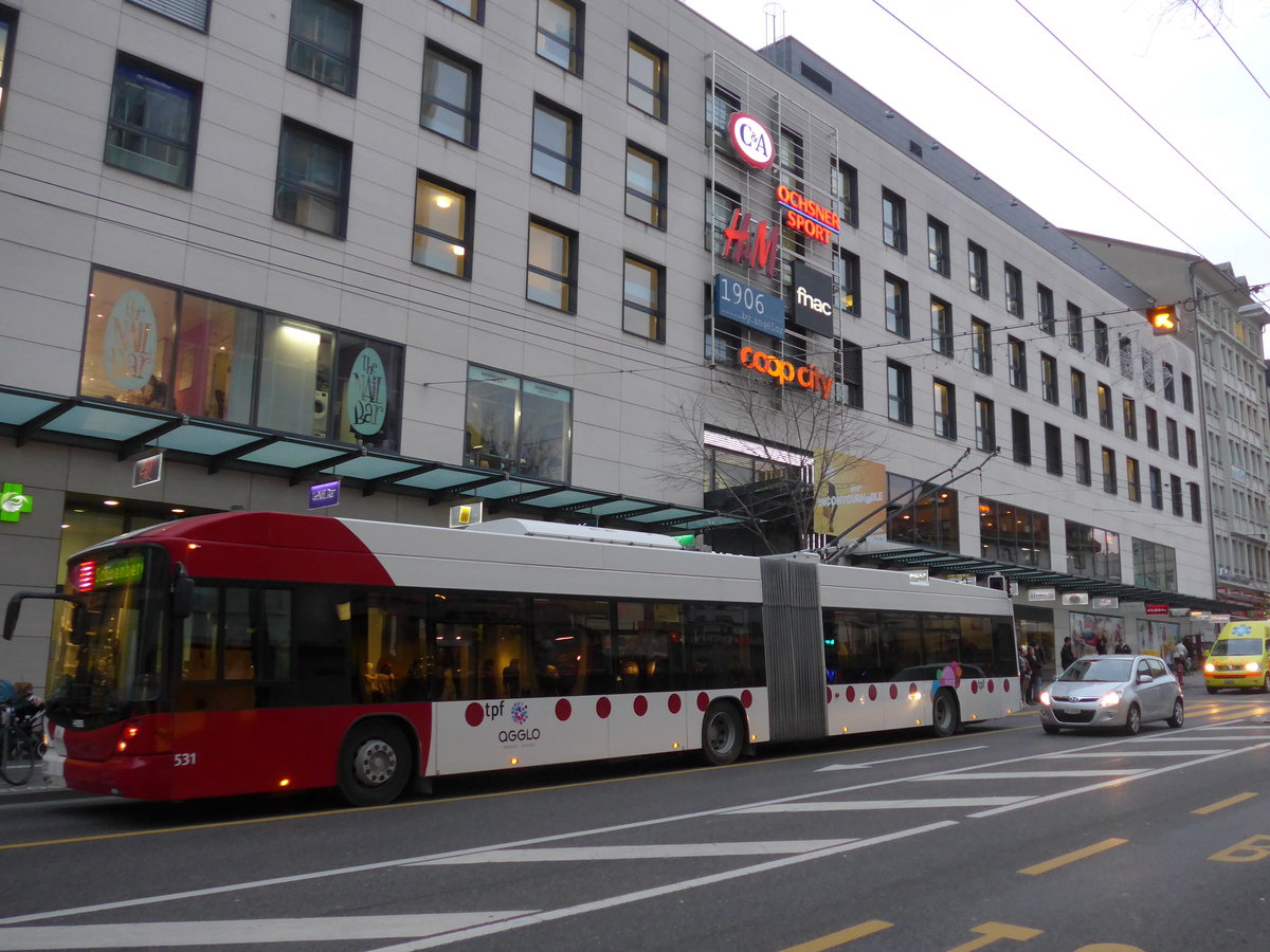 (186'736) - TPF Fribourg - Nr. 531 - Hess/Hess Gelenktrolleybus am 27. November 2017 beim Bahnhof Fribourg