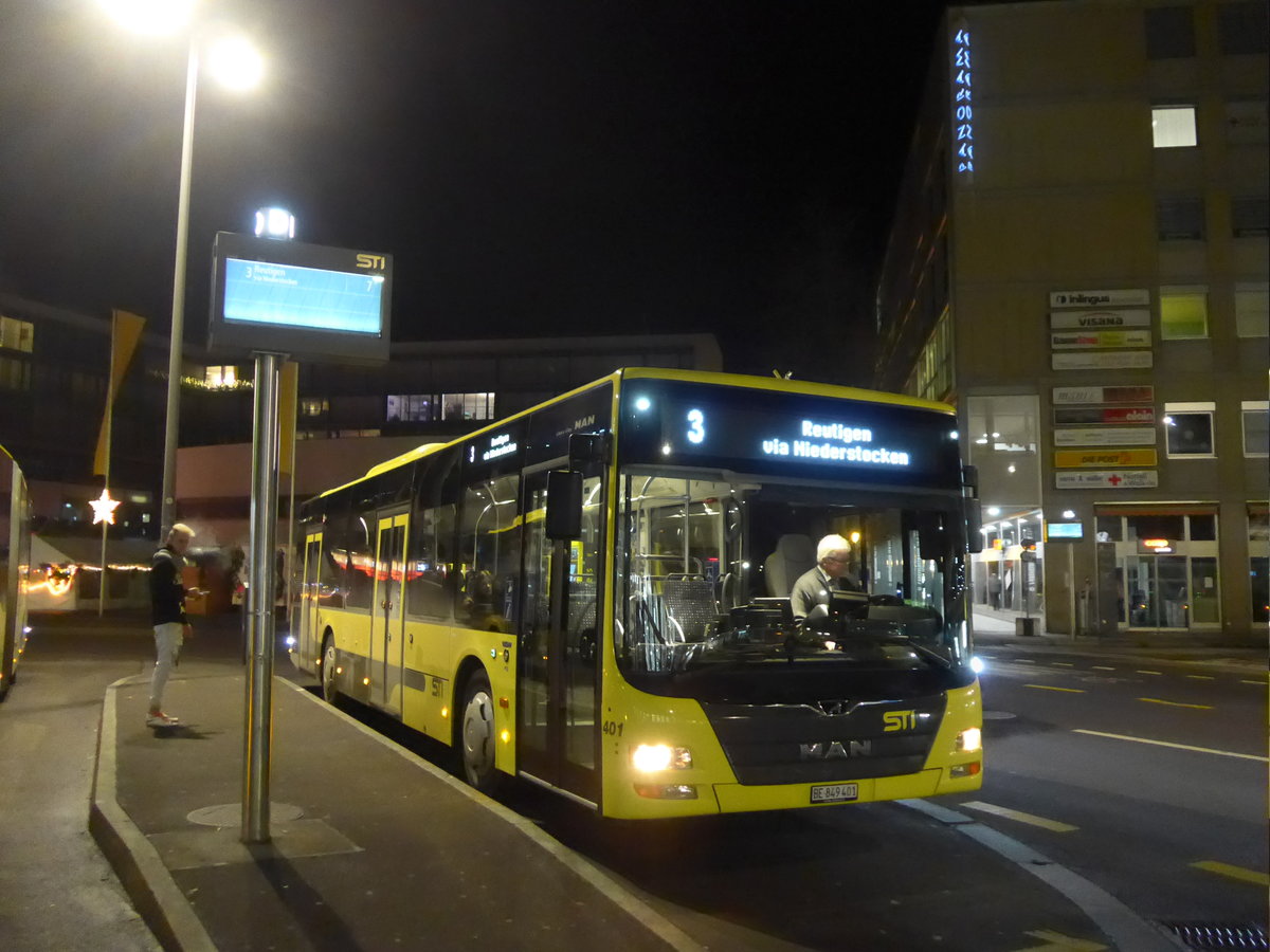 (187'112) - STI Thun - Nr. 401/BE 849'401 - MAN am 18. Dezember 2017 beim Bahnhof Thun