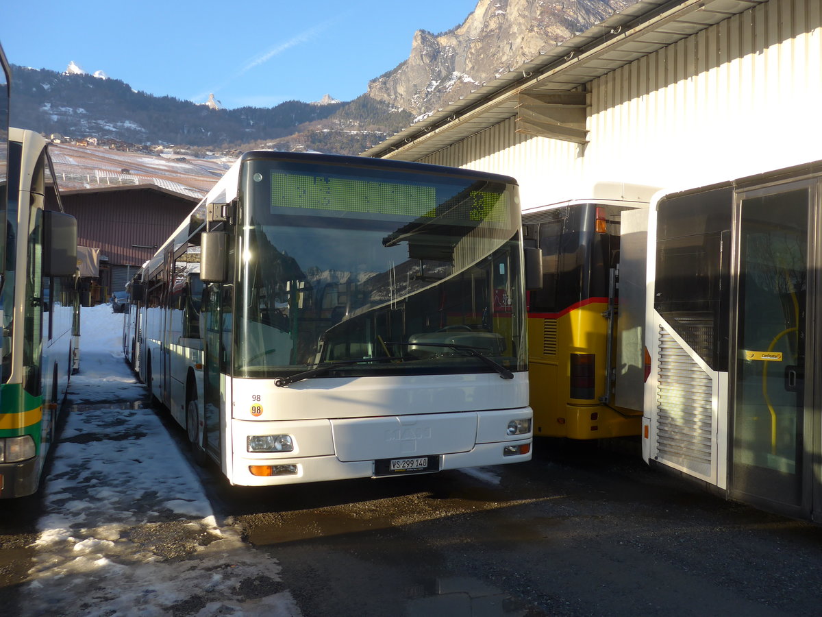 (187'245) - Buchard, Leytron - Nr. 98/VS 299'140 - MAN (ex TN Neuchtel Nr. 222) am 23. Dezember 2017 in Leytron, Garage