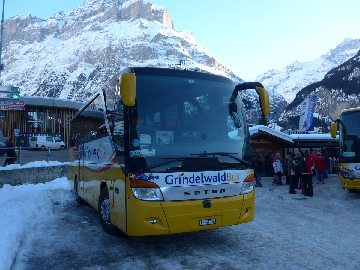 (187'282) - AVG Grindelwald - Nr. 29/BE 47'910 - Setra am 24. Dezember 2017 beim Bahnhof Grindelwald