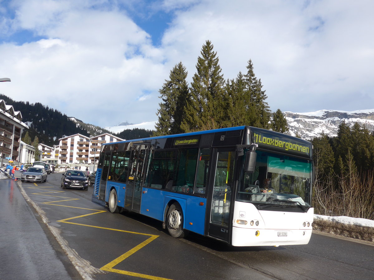 (187'373) - Stuppan, Flims - GR 52'280 - Neoplan (ex Demarmels, Salouf; ex Ming, Sils-Maria) am 26. Dezember 2017 in Laax, Bergbahnen