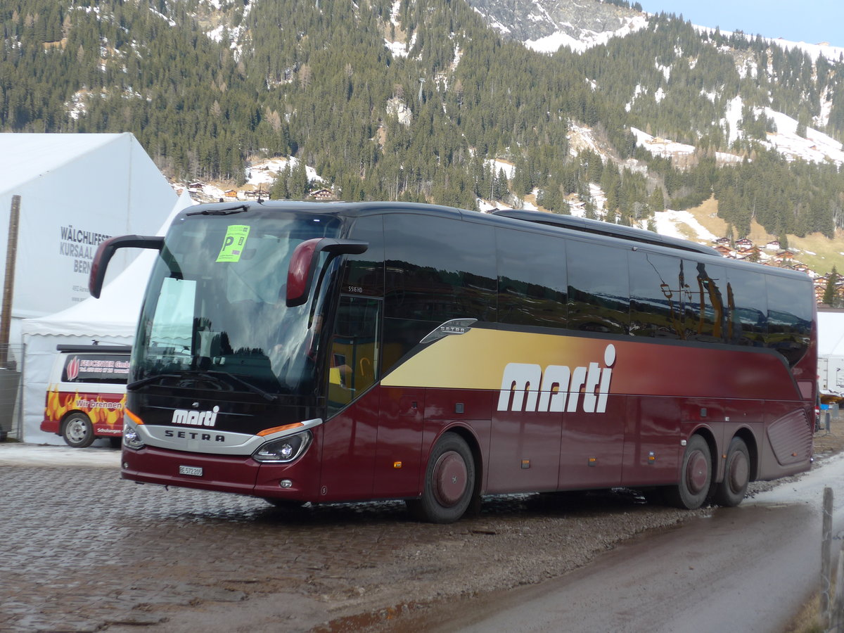 (187'854) - Marti, Kallnach - Nr. 5/BE 572'205 - Setra am 7. Januar 2018 in Adelboden, Weltcup