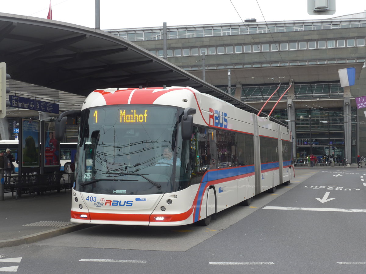 (189'404) - VBL Luzern - Nr. 403 - Hess/Hess Doppelgelenktrolleybus am 17. Mrz 2018 beim Bahnhof Luzern