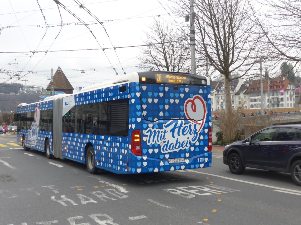 (189'414) - VBL Luzern - Nr. 171/LU 248'364 - Mercedes am 17. Mrz 2018 beim Bahnhof Luzern