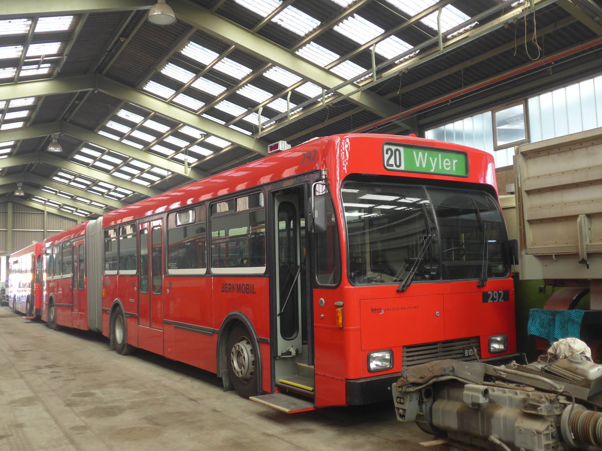 (190'027) - Bernmobil, Bern (SOB) - Nr. 292 - Volvo/R&J-Hess-Gangloff am 7. April 2018 in Oberburg, Ziegelgut