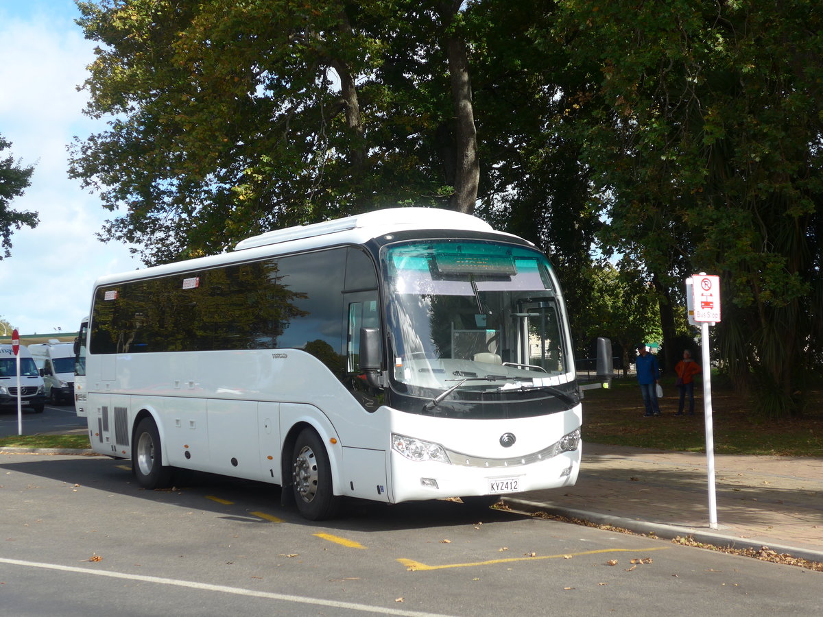 (190'810) - Arc Coach, Parnell - KYZ412 - Yutong am 22. April 2018 in Matamata