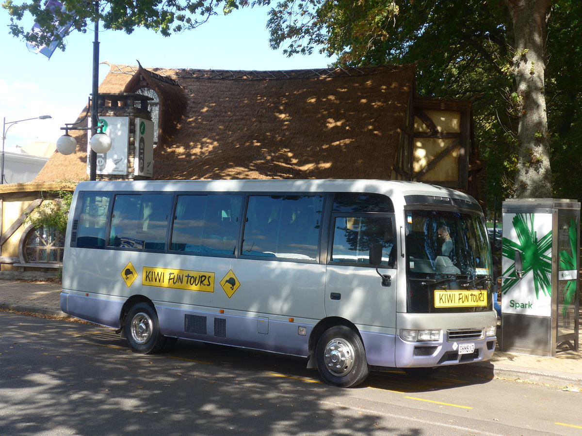 (190'836) - Kiwi Fun Tours, Auckland - GHM613 - Toyota am 22. April 2018 in Matamata