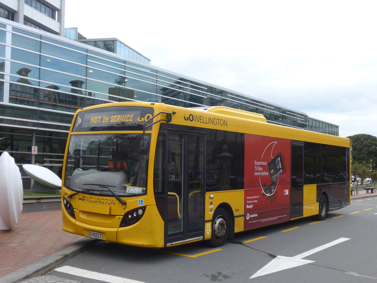 (191'642) - GO Wellington - Nr. 4244/GYN227 - Alexander Dennis/KiwiBus am 27. April 2018 beim Bahnhof Wellington