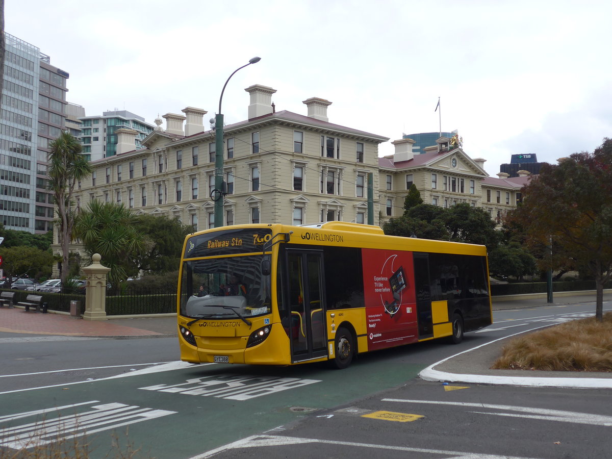 (191'671) - GO Wellington - Nr. 4243/GYE380 - Alexander Dennis/KiwiBus am 27. April 2018 beim Bahnhof Wellington