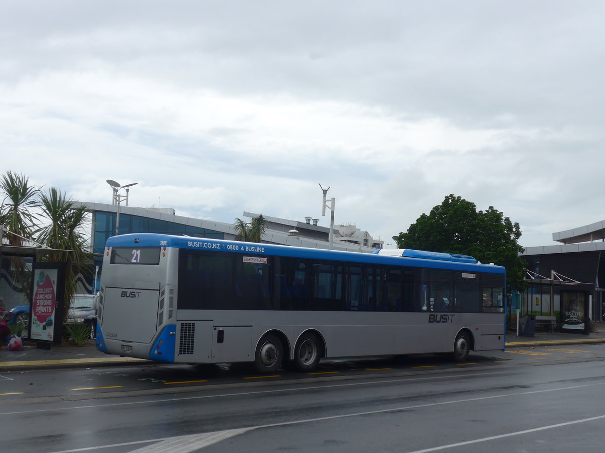 (191'888) - BusIt, Hamilton - Nr. 3806/KLG828 - MAN/GBV NZ am 29. April 2018 in Hamilton, Centralstation