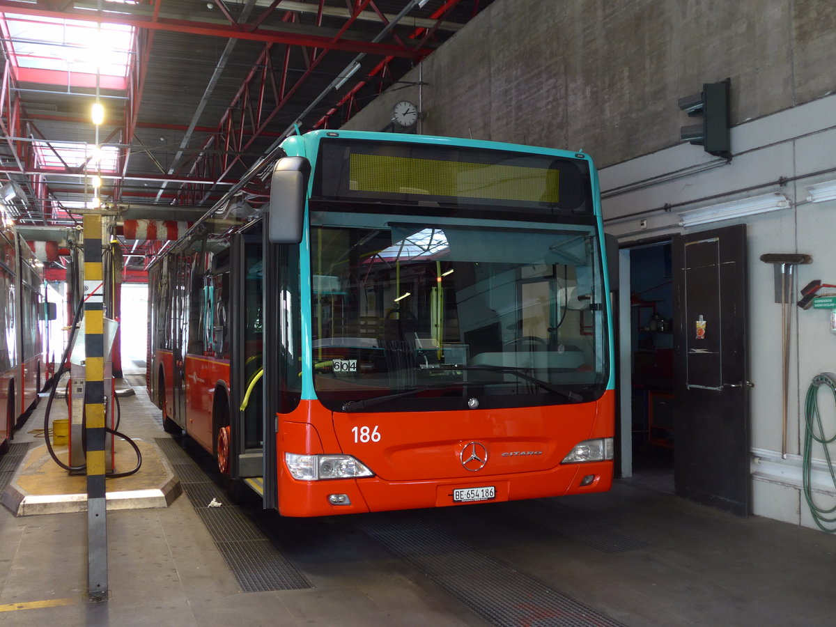 (192'841) - VB Biel - Nr. 186/BE 654'186 - Mercedes am 6. Mai 2018 in Biel, Depot