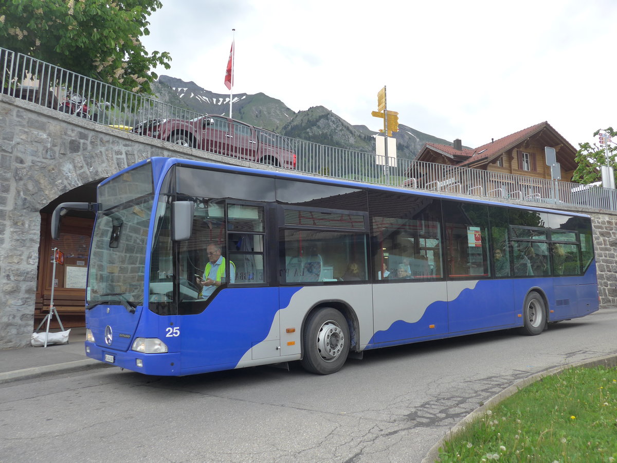 (193'270) - Lathion, Sion - Nr. 25/VS 404'042 - Mercedes (ex VZO Grningen Nr. 14) am 21. Mai 2018 beim Bahnhof Chteau-d'Oex