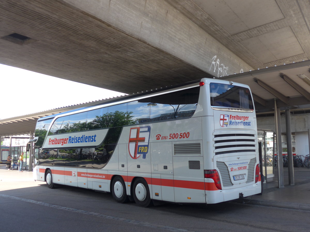 (194'197) - Freiburger-Reisedienst, Freiburg - FR-BR 158 - Setra am 18. Juni 2018 beim Bahnhof Freiburg