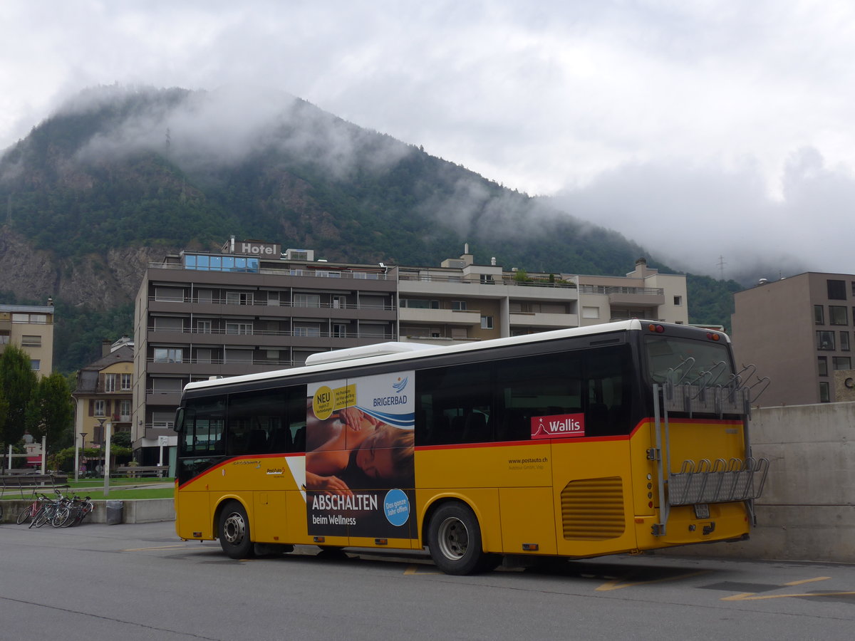 (194'902) - Autotour, Visp - VS 86'620 - Irisbus am 21. Juli 2018 beim Bahnhof Visp