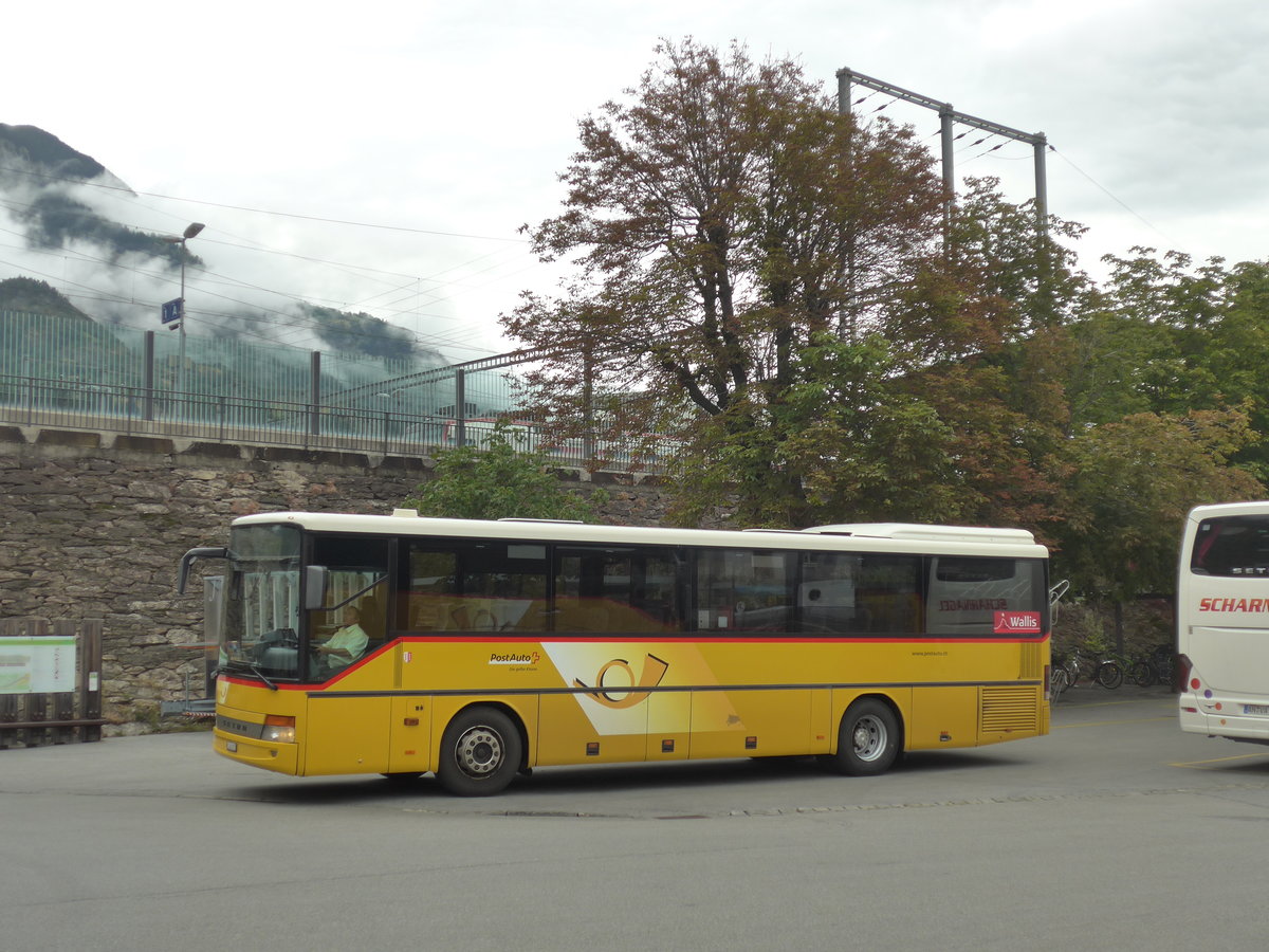 (194'936) - PostAuto Wallis - VS 241'972 - Setra am 21. Juli 2018 beim Bahnhof Brig