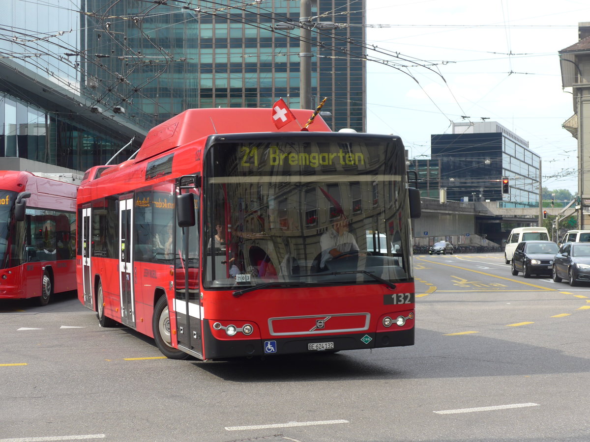 (195'473) - Bernmobil, Bern - Nr. 132/BE 624'132 - Volvo am 1. August 2018 beim Bahnhof Bern