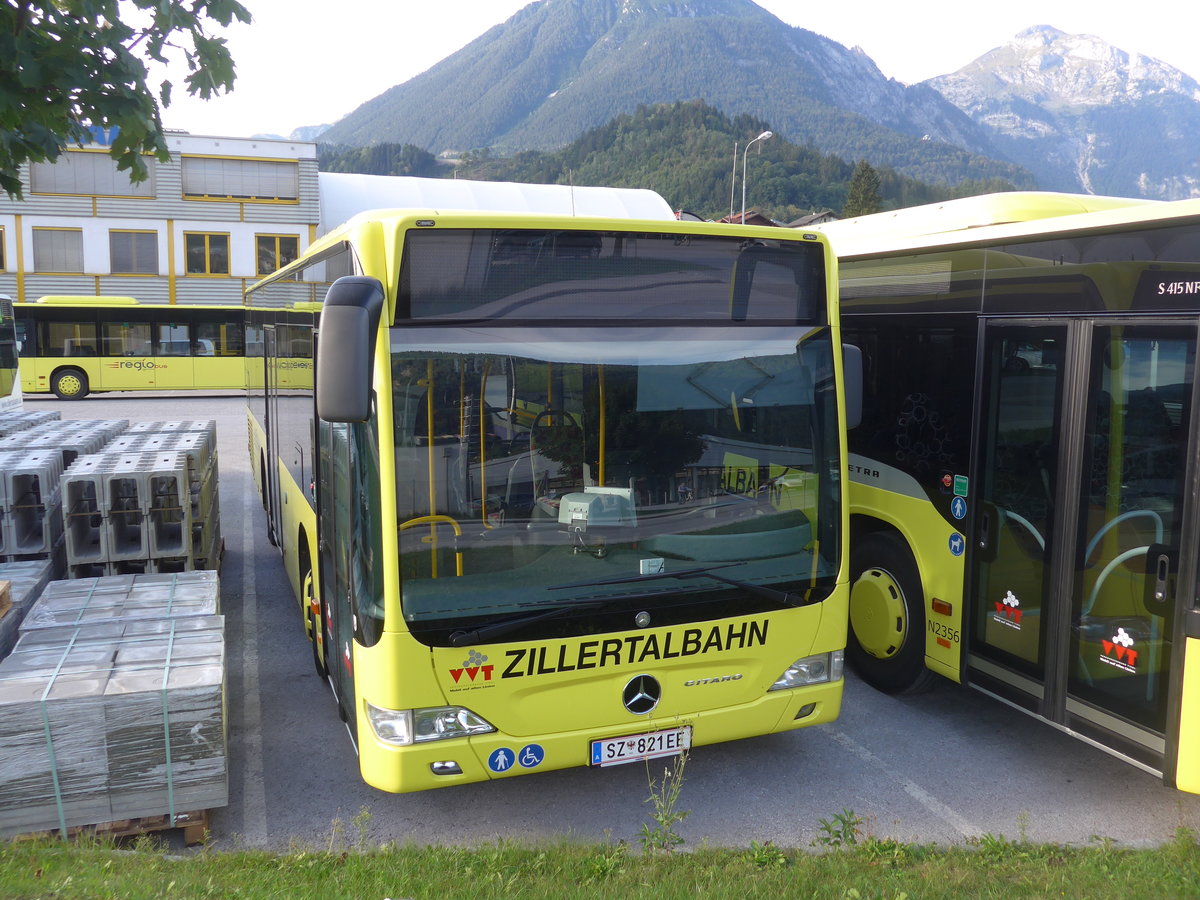 (196'722) - ZVB Jenbach - SZ 821 EE - Mercedes am 10. September 2018 in Jenbach, Garage