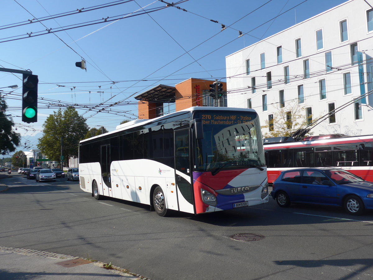 (197'097) - PostBus - BD 15'139 - Mercedes am 13. September 2018 in Salzburg, Polizeidirektion