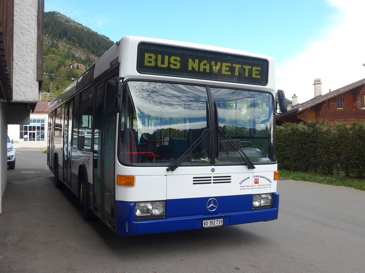 (197'937) - Leysin-Excursions, Leysin - VD 382'719 - Mercedes (ex AAGL Liestal Nr. 54) am 23. September 2018 in Leysin, Garage