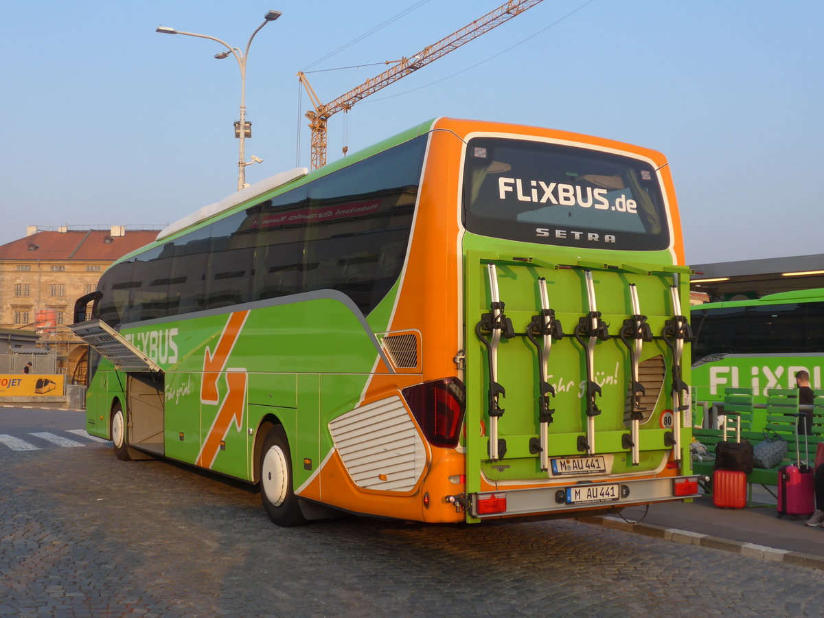 (198'442) - Aus Deutschland: Autobus Oberbayern, Mnchen - M-AU 441 - Setra am 18. Oktober 2018 in Praha, Florenc