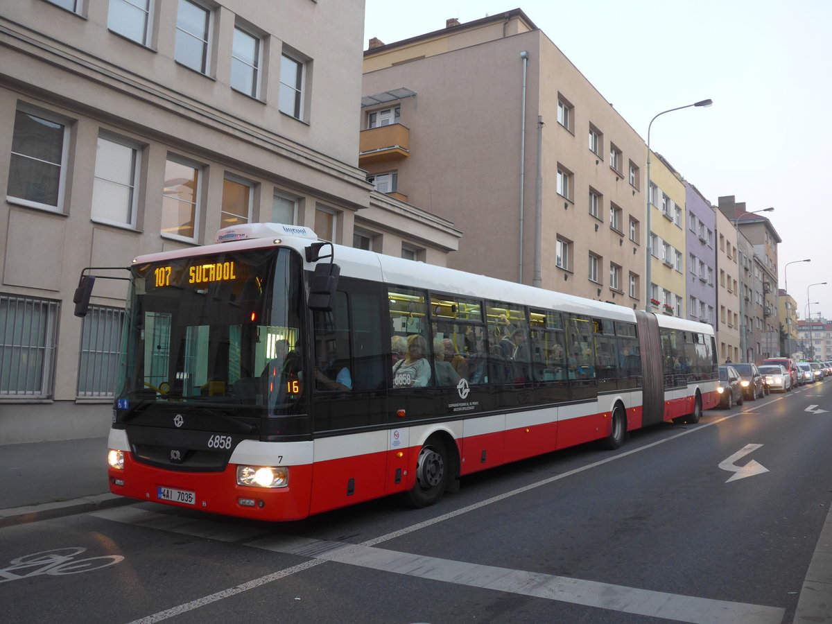 (198'472) - DPP Praha - Nr. 6858/4AI 7035 - SOR am 18. Oktober 2018 in Praha, Ndraz Podbaba