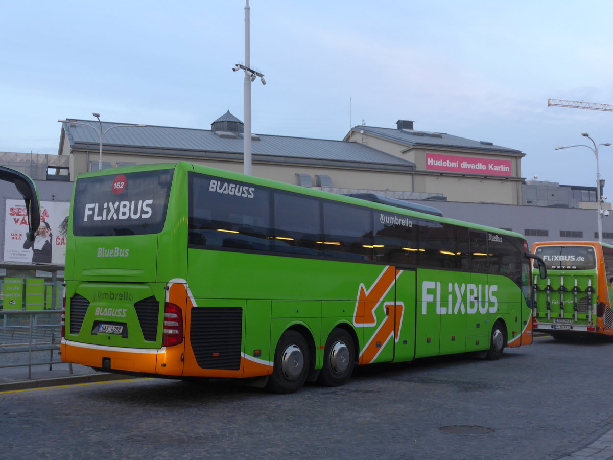 (198'926) - Blue Bus, Praha - 6AV 4288 - Mercedes (ex Blaguss, SK-Bratislava Nr. 56'606; ex Umbrenlla, Praha Nr. 162) am 20. Oktober 2018 in Praha, Florenc