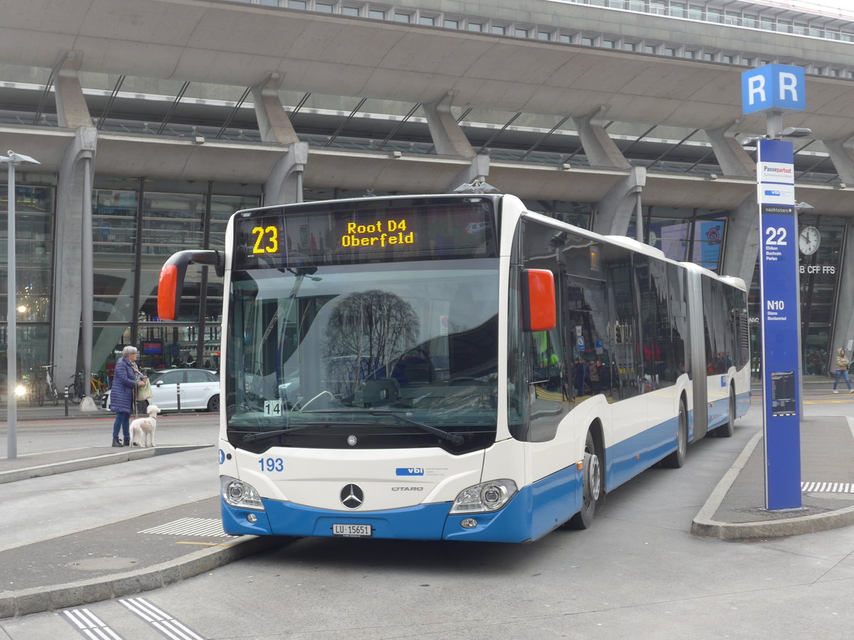 (199'834) - VBL Luzern - Nr. 193/LU 15'651 - Mercedes am 8. Dezember 2018 beim Bahnhof Luzern