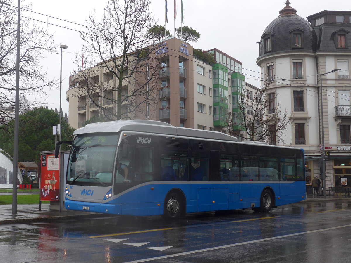 (200'015) - VMCV Clarens - Nr. 82/VD 1102 - Van Hool am 17. Dezember 2018 beim Bahnhof Vevey