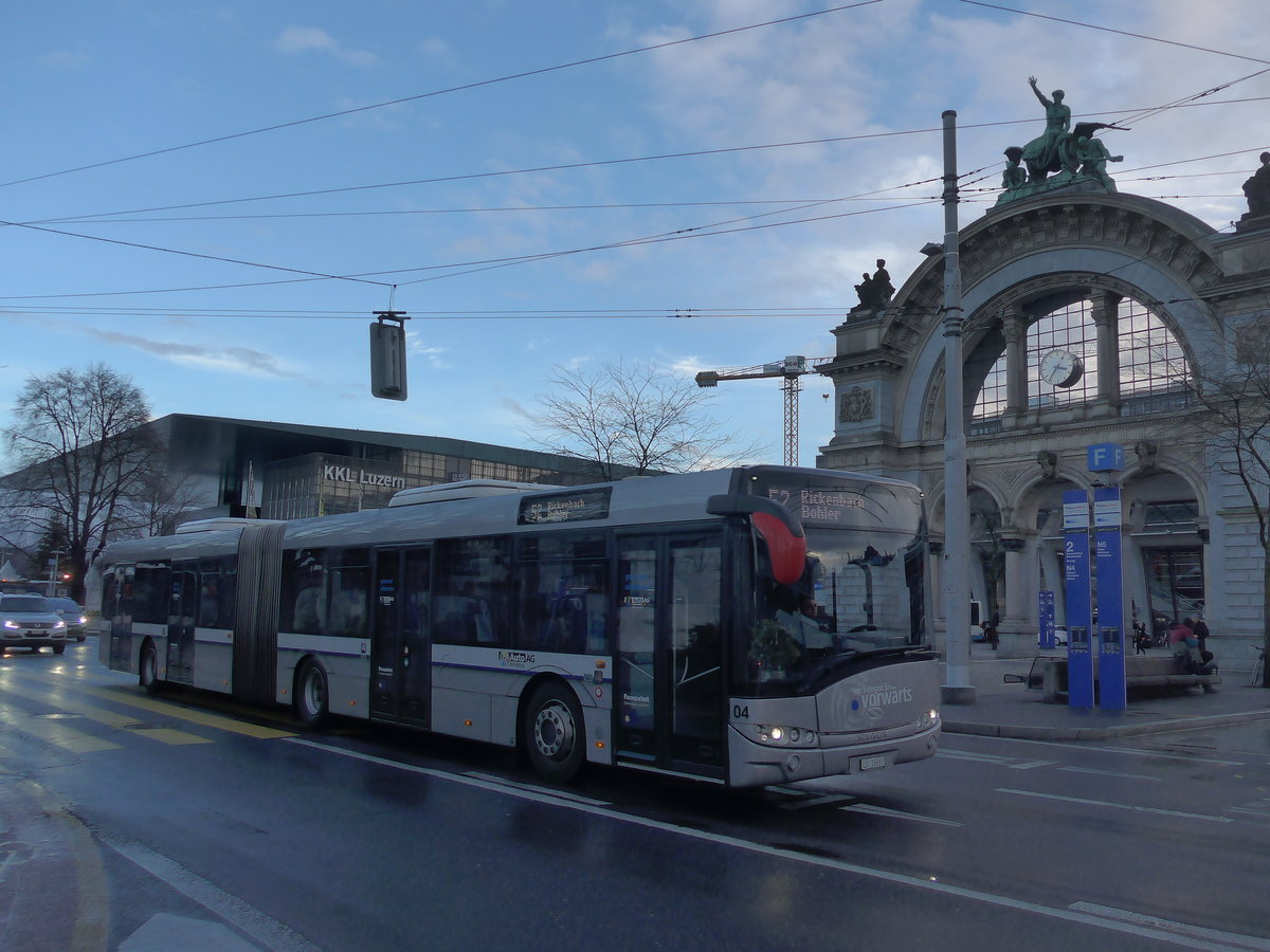 (200'178) - AAGR Rothenburg - Nr. 4/LU 15'683 - Solaris am 24. Dezember 2018 beim Bahnhof Luzern