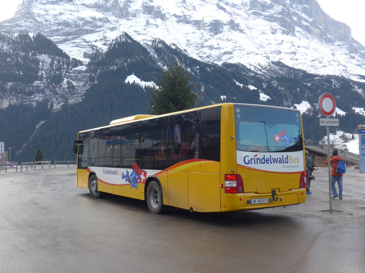 (200'481) - AVG Grindelwald - Nr. 18/BE 382'871 - MAN/Gppel am 1. Januar 2019 beim Bahnhof Grindelwald