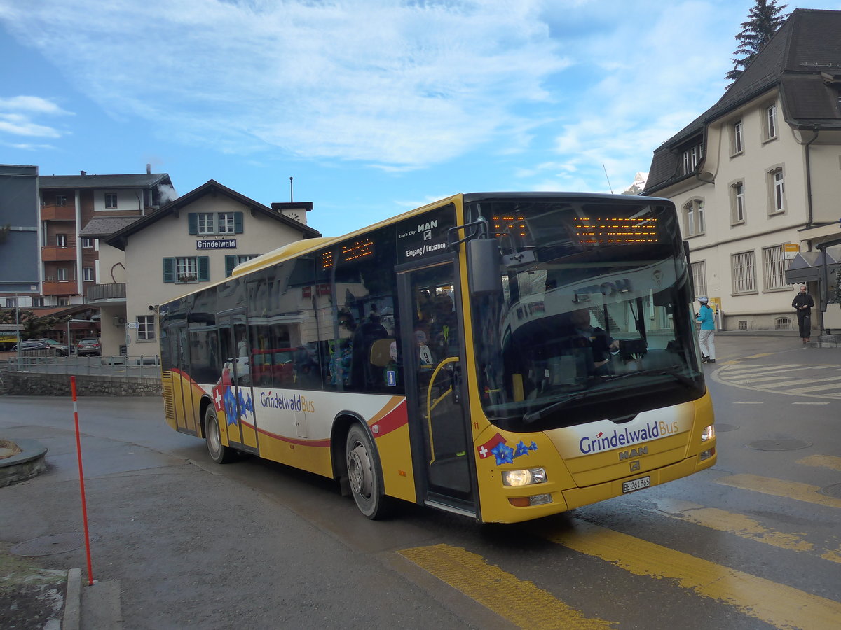 (200'487) - AVG Grindelwald - Nr. 11/BE 261'865 - MAN/Gppel am 1. Januar 2019 beim Bahnhof Grindelwald