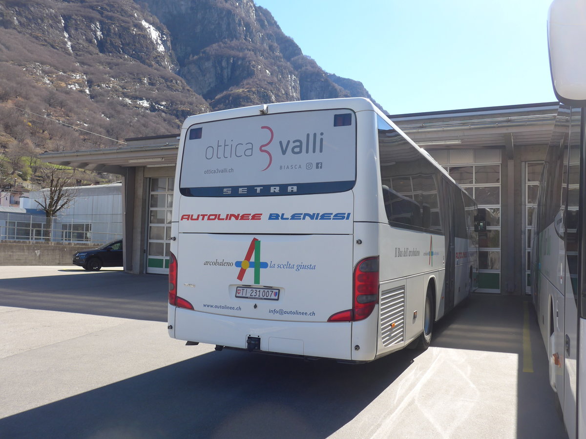 (202'563) - ABl Biasca - Nr. 7/TI 231'007 - Setra am 19. Mrz 2019 in Biasca, Garage