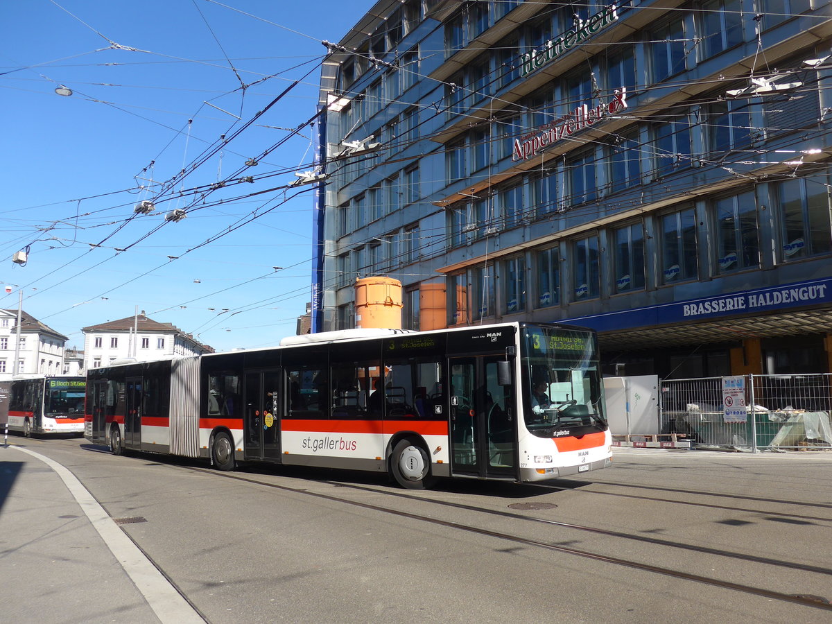 (202'754) - St. Gallerbus, St. Gallen - Nr. 277/SG 198'277 - MAN am 21. Mrz 2019 beim Bahnhof St. Gallen