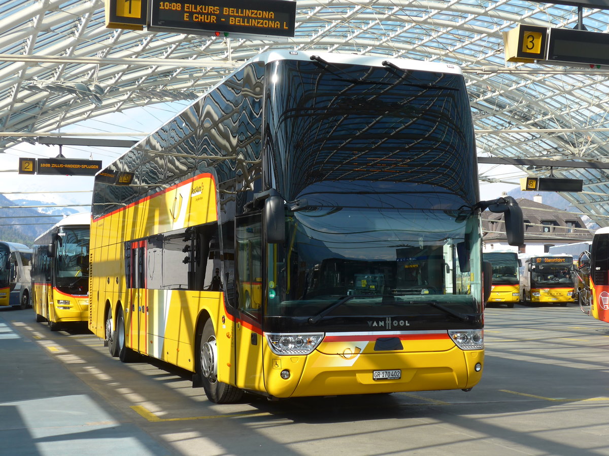 (203'814) - PostAuto Graubnden - GR 170'402 - Van Hool am 19. April 2019 in Chur, Postautostation