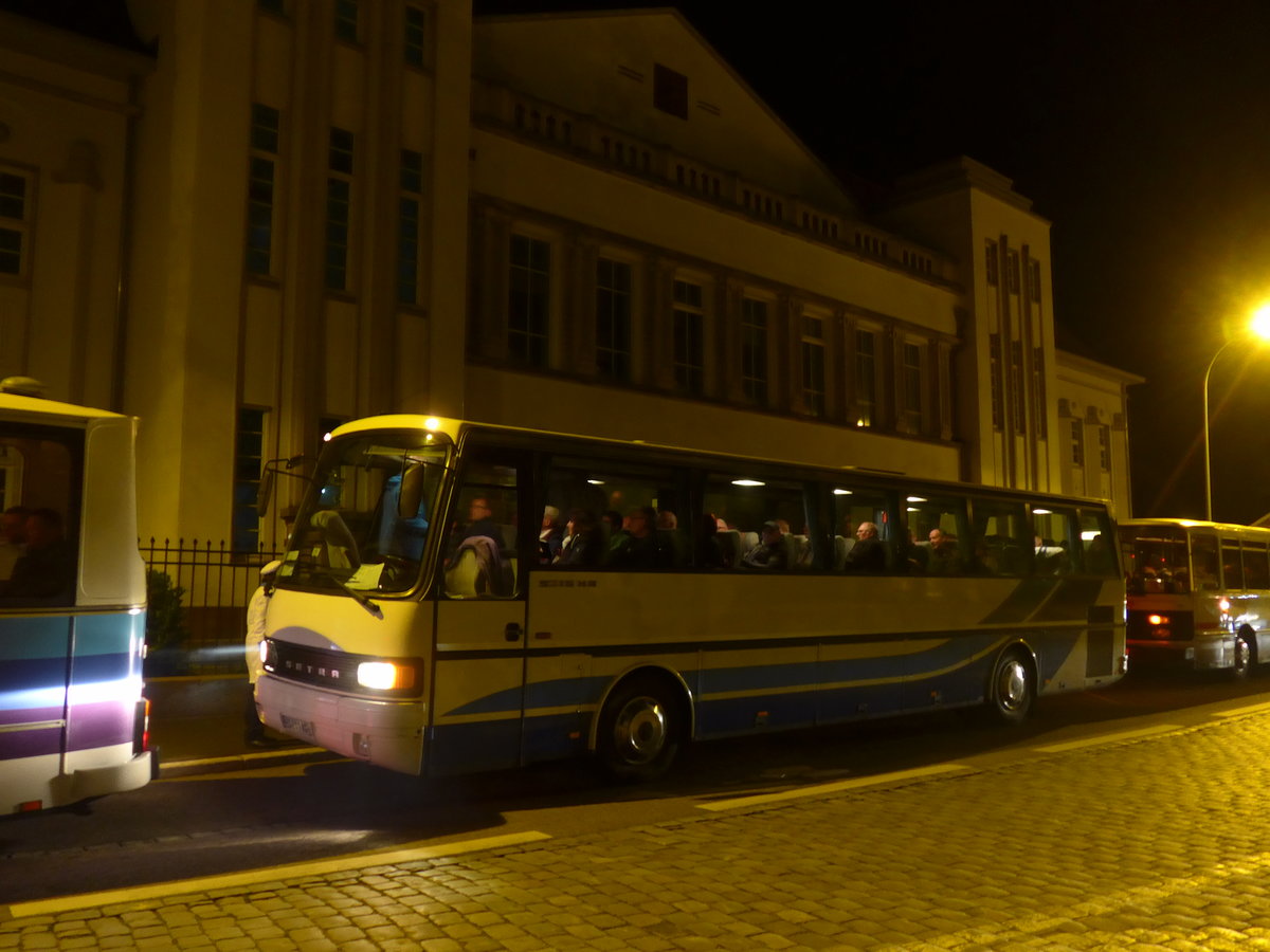 (204'128) - AAF Wissembourg - EG 211 XG - Setra am 26. April 2019 in Haguenau, Place Schumann