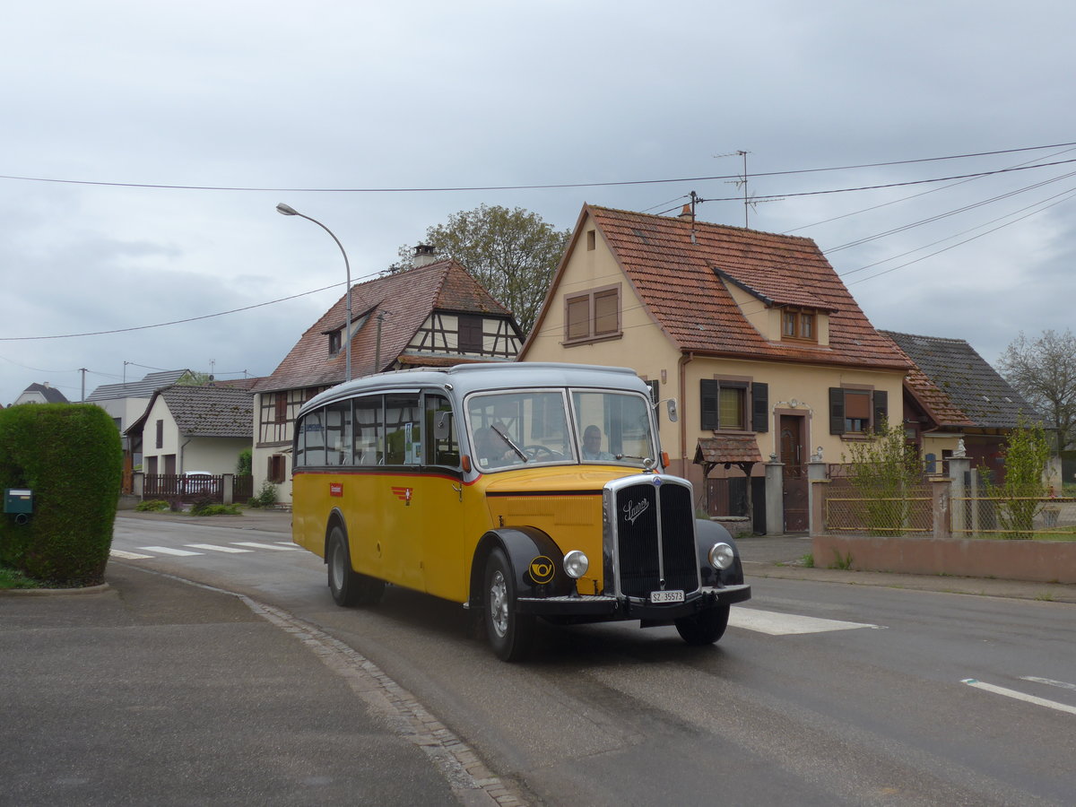 (204'184) - Aus der Schweiz: Kiener, Steinen - SZ 35'573 - Saurer/Eggli (ex Marti, Luzern; ex P 23'095; ex P 2147) am 27. April 2019 in Stundwiller, Rue Principale