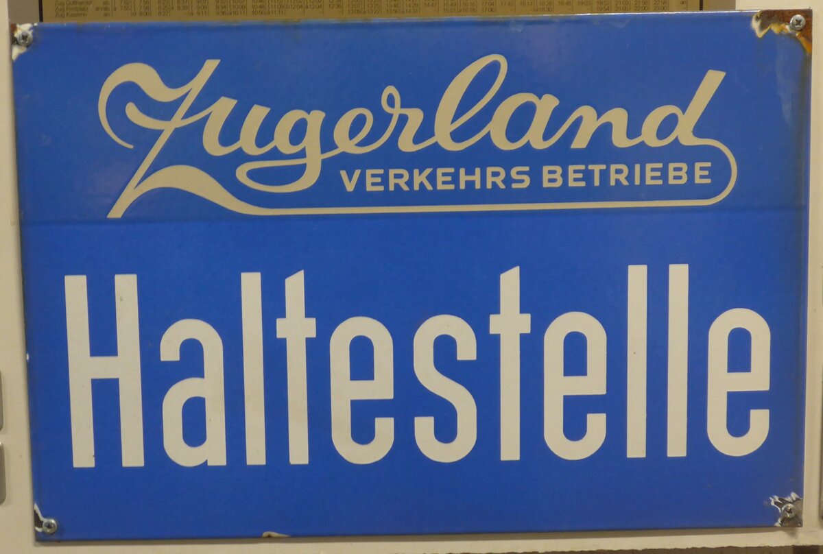 (205'246) - Zugerland VERKEHRS BETRIEBE-Haltestellenschild am 18. Mai 2019 in Neuheim, ZDT