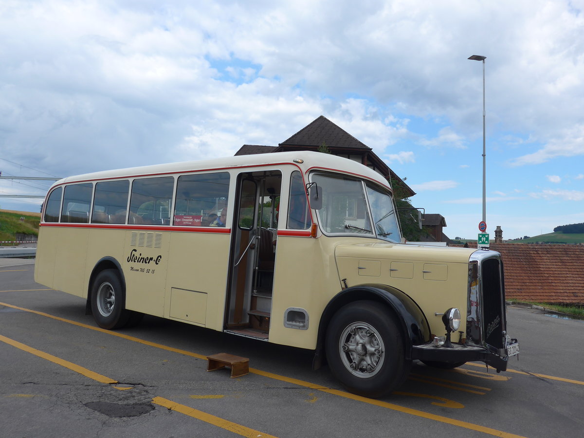 (207'447) - Steiner, Messen - SO 20'142 - Berna/Hess (ex Brtschi, Biberen) am 7. Juli 2019 beim Bahnhof Biglen