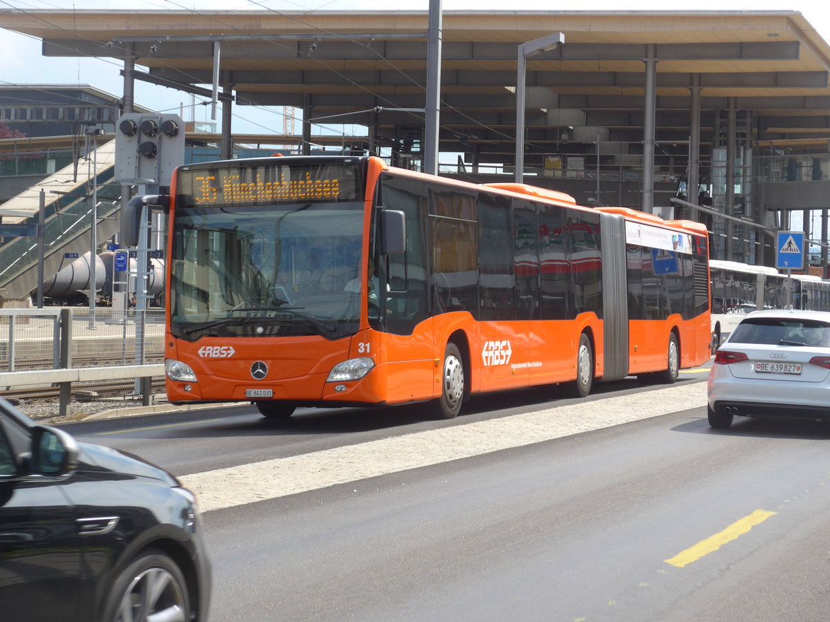 (207'585) - RBS Worblaufen - Nr. 31/BE 841'031 - Mercedes am 8. Juli 2019 beim Bahnhof Zollikofen