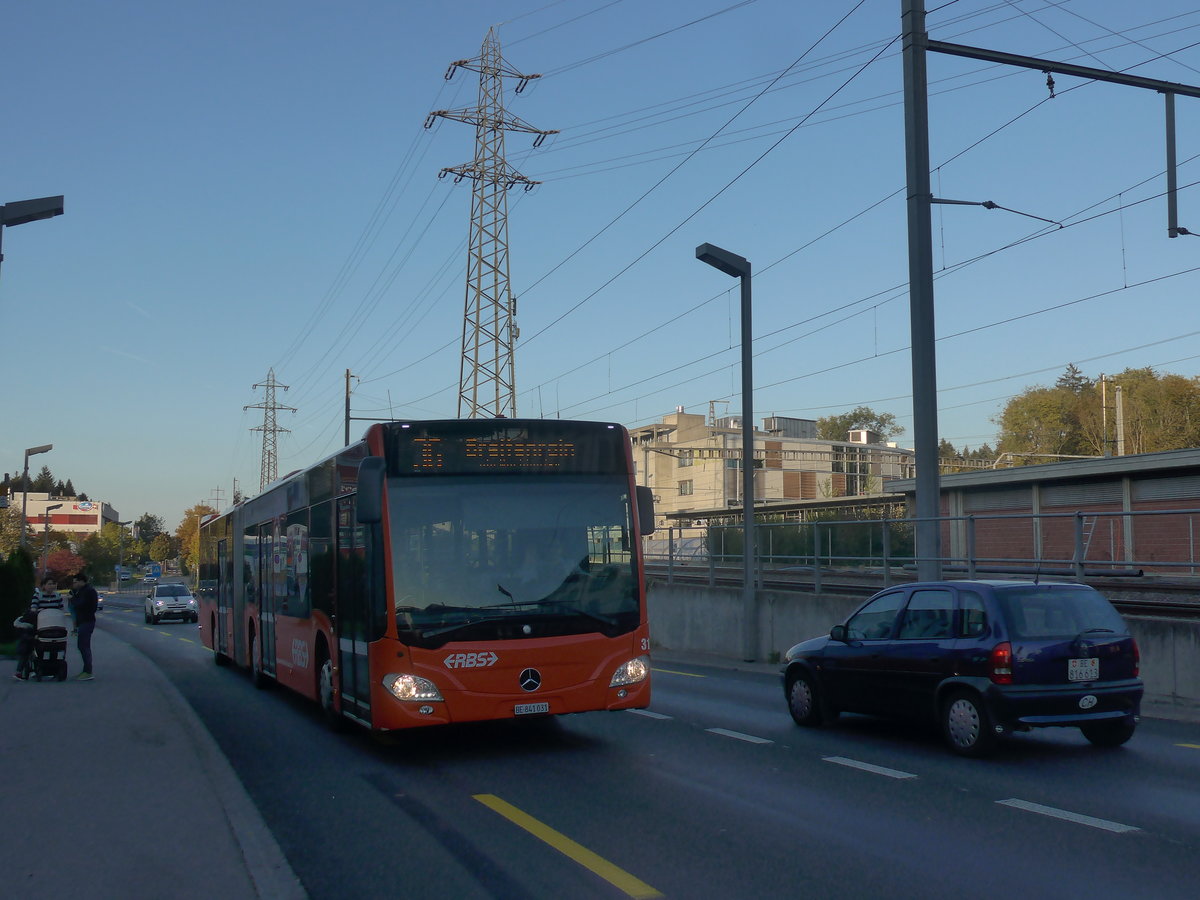 (210'365) - RBS Worblaufen - Nr. 31/BE 841'031 - Mercedes am 14. Oktober 2019 beim Bahnhof Zollikofen