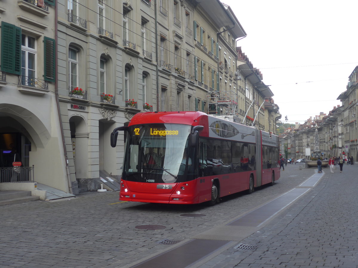 (210'467) - Bernmobil, Bern - Nr. 25 - Hess/Hess Gelenktrolleybus am 20. Oktober 2019 in Bern, Marktgasse