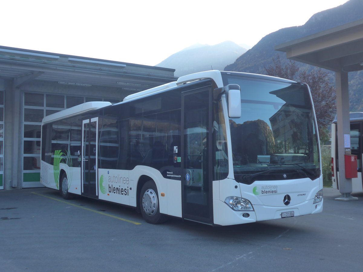 (210'615) - ABl Biasca - Nr. 4/TI 231'004 - Mercedes am 26. Oktober 2019 in Biasca, Garage