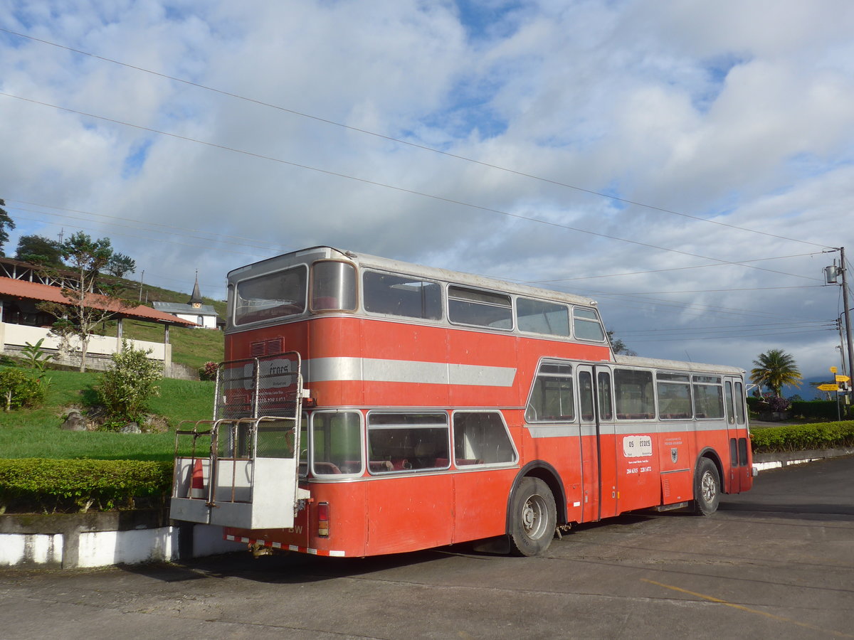 (211'705) - Ulrich, Nuevo Arenal - FBW/Vetter-R&J Anderthalbdecker (ex Wespe, CH-Altsttten; ex AFA Adelboden/CH Nr. 6) am 19. November 2019 in Nuevo Arenal, Los Hroes