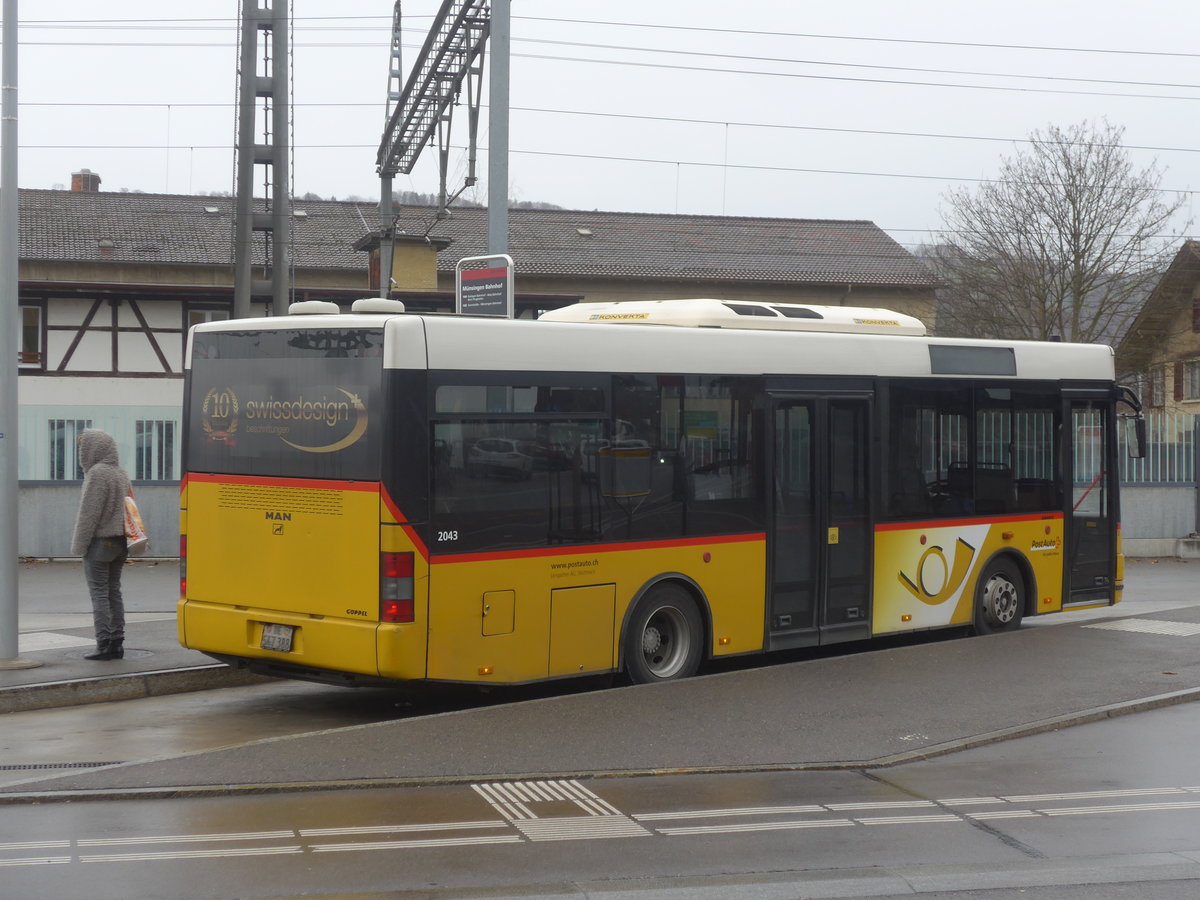 (212'842) - Lengacher, Wichtrach - Nr. 3/BE 547'388 - MAN/Gppel am 9. Dezember 2019 beim Bahnhof Mnsingen