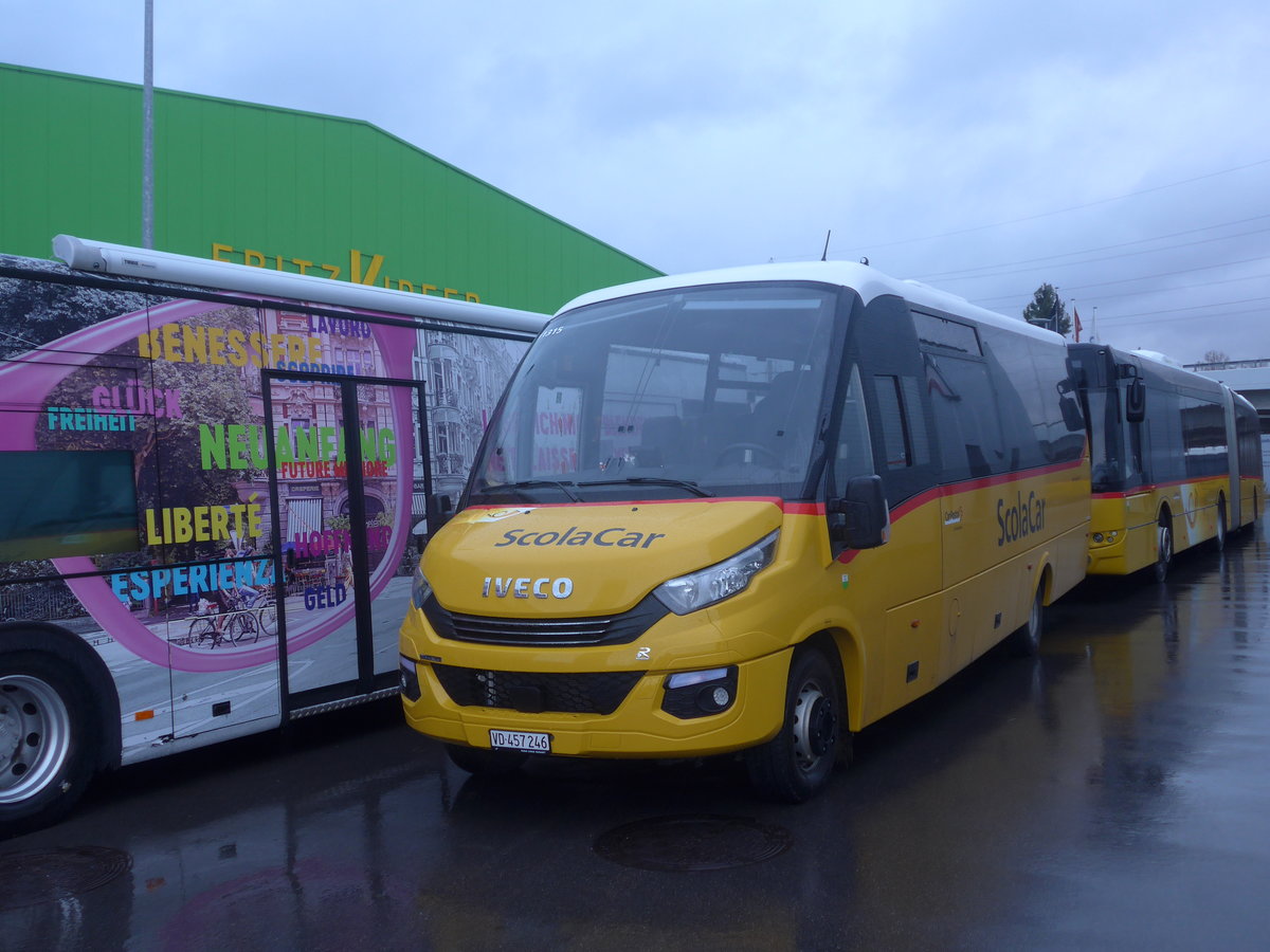 (213'053) - CarPostal Ouest - VD 457'246 - Iveco/Rosero am 22. Dezember 2019 in Kerzers, Interbus