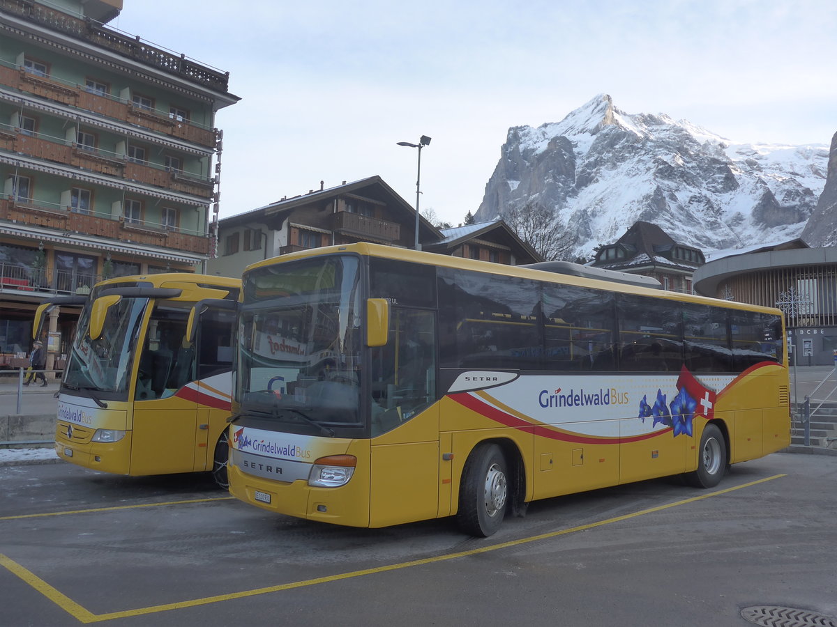 (213'149) - Grindelwaldbus, Grindelwald - Nr. 21/BE 100'930 - Setra am 26. Dezember 2019 beim Bahnhof Grindelwald