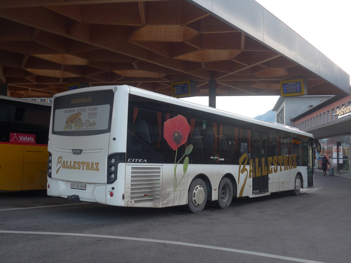 (213'324) - Ballestraz, Grne - VS 332'330 - VDL am 4. Januar 2020 beim Bahnhof Sion