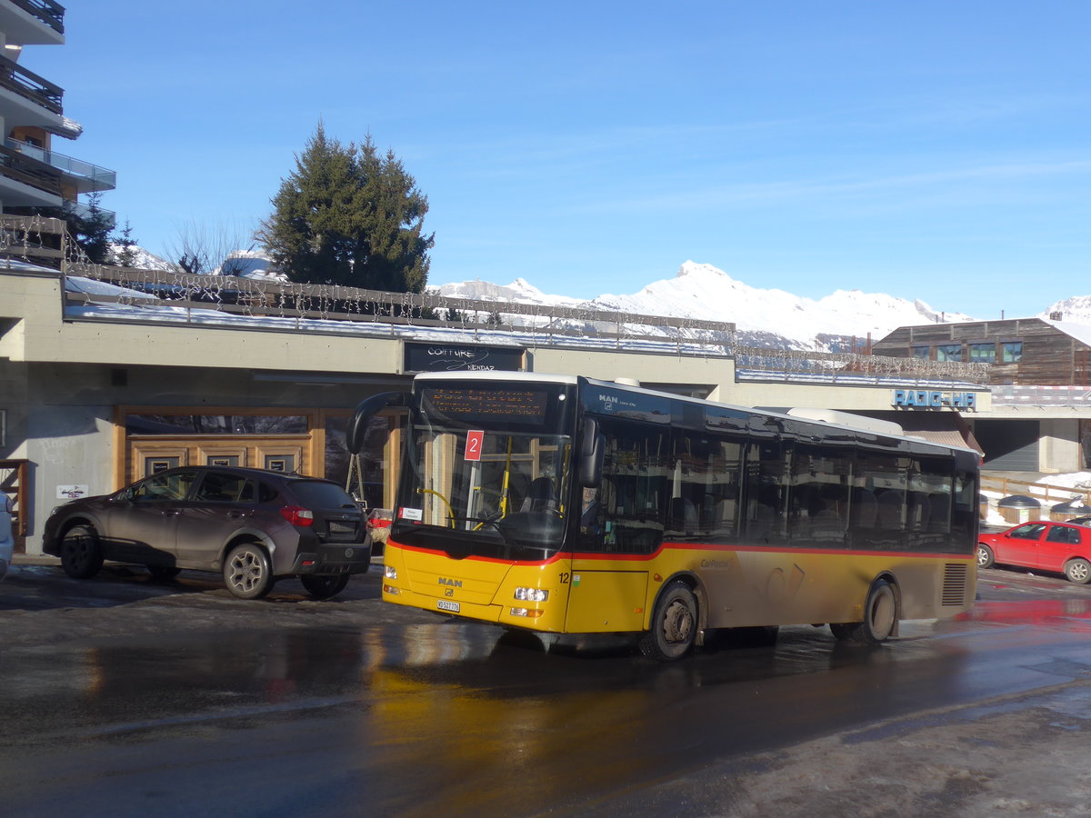 (213'348) - MOB Montreux - Nr. 12/VD 527'776 - MAN/Gppel am 4. Januar 2020 in Haute-Nendaz, Route de la Tlcabine (Einsatz Lathion)